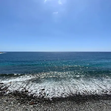 Eros Oceanview Attic Apartament *