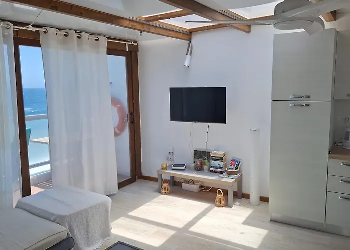 Daire Eros Oceanview Attic